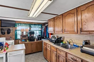 896 Ward Rd, Chester Township, OH 45177 - Photo 10