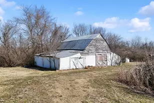 896 Ward Rd, Chester Township, OH 45177 - Photo 6