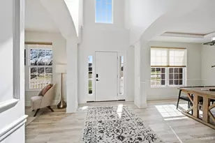 5715 Hawthorne Reserves Dr, Liberty Township, OH 45044 - Photo 4