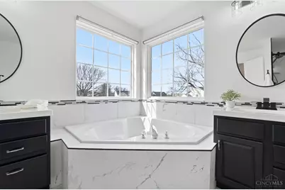 5715 Hawthorne Reserves Drive, Liberty Township, OH 45044 - Photo 40