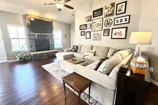 2854 Alysheba Ct, Hamilton Township, OH 45152 - Photo 4