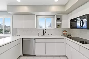 9528 Croton Dr, Montgomery, OH 45242 - Photo 8