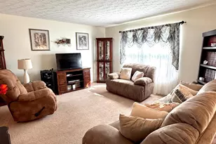 9978 Greenriver Dr, Cincinnati, OH 45231 - Photo 6