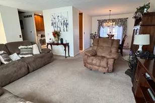 9978 Greenriver Dr, Cincinnati, OH 45231 - Photo 8