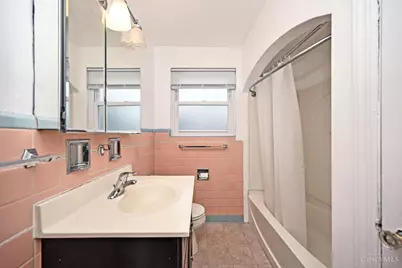 7552 Montgomery Road #1, Sycamore Township, OH 45236 - Photo 16