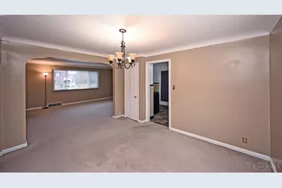 7552 Montgomery Road #1, Sycamore Township, OH 45236 - Photo 8