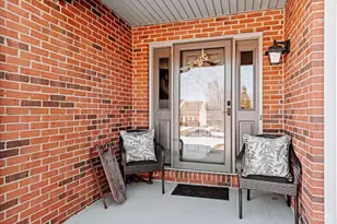 1065 Dunstan Ct, Hamilton Township, OH 45152 - Photo 2