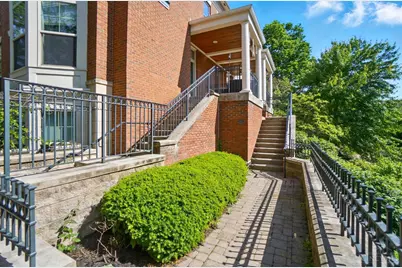 207 Stetson Street, Cincinnati, OH 45219 - Photo 2