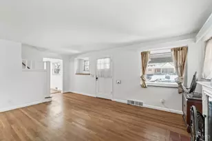 6123 Kingsford Dr, Cincinnati, OH 45224 - Photo 10