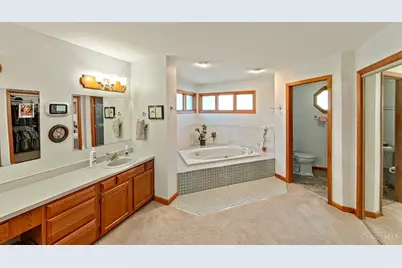 8410 Toddcreek Cir., West Chester, OH 45069 - Photo 10