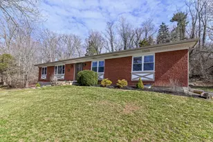 698 Cedar Knolls Ct, Anderson Township, OH 45230 - Photo 2