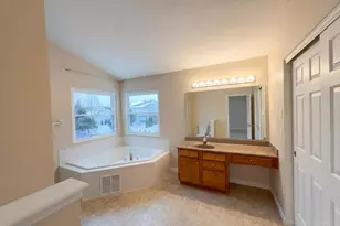 5705 Pepperridge Ct, Hamilton Township, OH 45039 - Photo 26