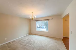 5705 Pepperridge Ct, Hamilton Township, OH 45039 - Photo 12