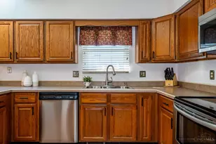 612 Applehill Dr, West Carrollton, OH 45449 - Photo 10