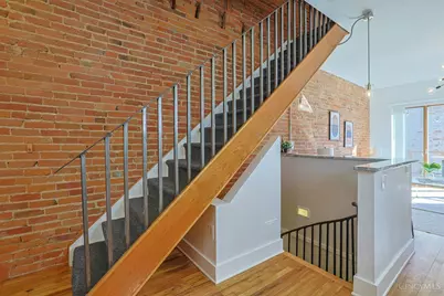 323 Milton Street, Cincinnati, OH 45202 - Photo 4