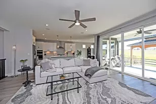 1160 Golf Club Dr, Turtle Creek Township, OH 45036 - Photo 10