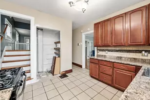 4452 Carnation Ave, Cincinnati, OH 45238 - Photo 10