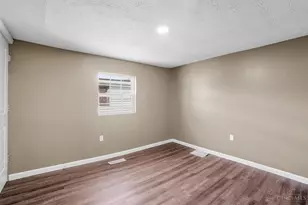 1613 Sheridan Ave, Middletown, OH 45044 - Photo 8