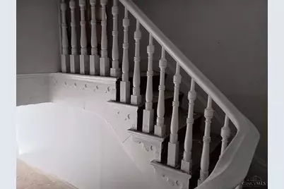 966 Fairbanks Avenue, Cincinnati, OH 45205 - Photo 2