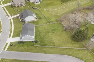 1909 Cleopatra Dr, Middletown, OH 45005 - Photo 4