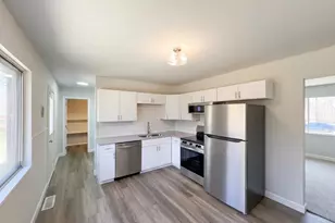 1858 Aspenhill Dr, Springfield Township, OH 45240 - Photo 2