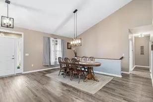 553 Marions Way, Pierce Township, OH 45255 - Photo 4