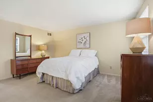 8061 Highfield Ct, Sycamore Township, OH 45242 - Photo 16