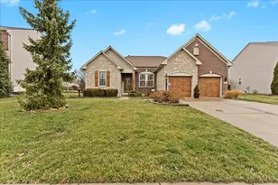 4074 Woodsly Dr, Union Township, OH 45103 - Photo 2