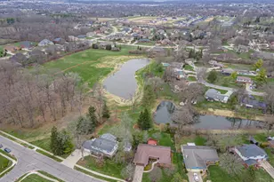 471 Roselake Dr, Centerville, OH 45458 - Photo 2