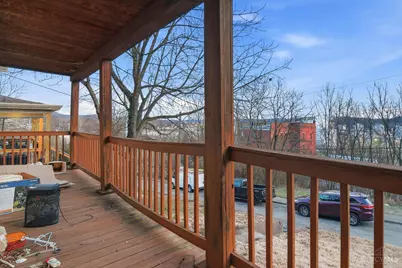 210 Sekitan Avenue, Miami Township, OH 45001 - Photo 4