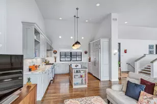 987 Hill St, Cincinnati, OH 45202 - Photo 8