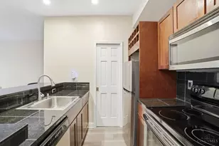 933 Auburnview Dr, Cincinnati, OH 45206 - Photo 8