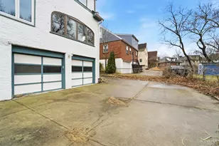 1352 Westminster Dr, Cincinnati, OH 45229 - Photo 38