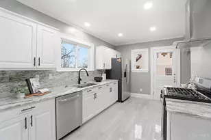 1352 Westminster Dr, Cincinnati, OH 45229 - Photo 10