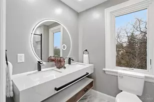 1352 Westminster Dr, Cincinnati, OH 45229 - Photo 24