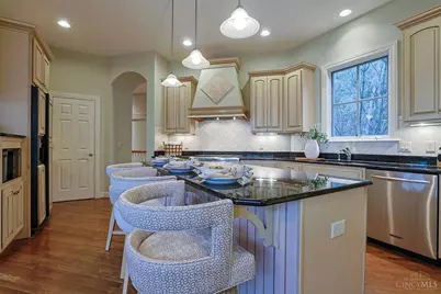 7365 Drake Road, Indian Hill, OH 45243 - Photo 18