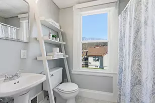 6867 Hurd Ave, Columbia Township, OH 45227 - Photo 22