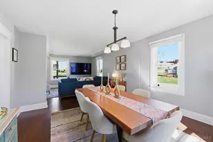 6867 Hurd Ave, Columbia Township, OH 45227 - Photo 10