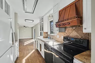 1759 John Gray Rd, Springfield Township, OH 45240 - Photo 10