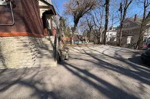 2218 Highland Ave, Cincinnati, OH 45219 - Photo 2