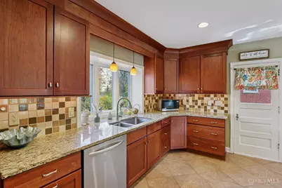 852 Finney Trail, Springfield Township, OH 45224 - Photo 12