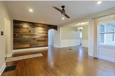 26 W Mills Avenue, Wyoming, OH 45215 - Photo 10