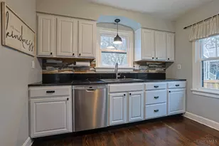 26 W Mills Ave, Wyoming, OH 45215 - Photo 18