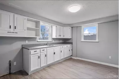 1637 Waverly Avenue, Cincinnati, OH 45214 - Photo 8