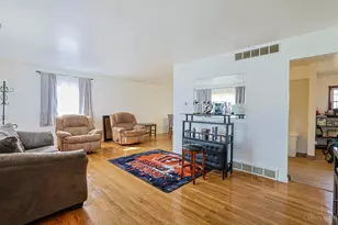 6045 Tahiti Dr, Cincinnati, OH 45224 - Photo 8