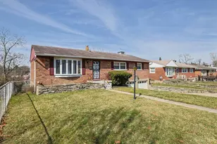 6045 Tahiti Dr, Cincinnati, OH 45224 - Photo 2