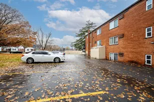 1165 W Galbraith Rd, Springfield Township, OH 45231 - Photo 8