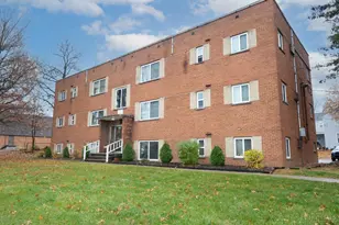 1165 W Galbraith Rd, Springfield Township, OH 45231 - Photo 2