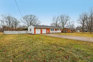 3635 Julie Dr, Franklin Township, OH 45005 - Photo 2