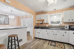 3617 Fieldcrest Dr, Cincinnati, OH 45211 - Photo 12